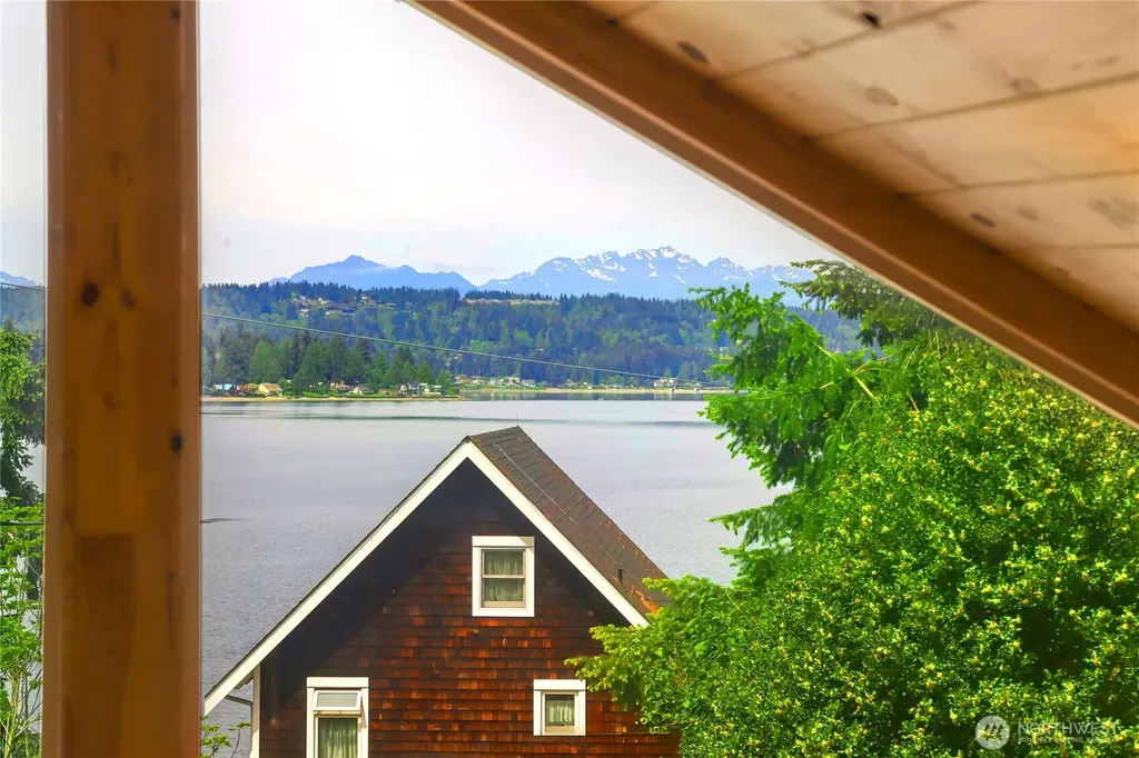 3542 Mathews Drive NW Bremerton WA 98312