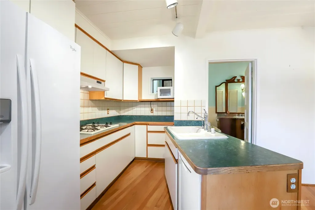 3542 Mathews Drive NW Bremerton WA 98312