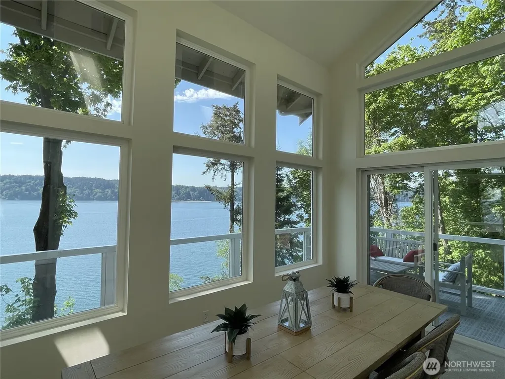 17455 Paige Lane SW Vashon WA 98070
