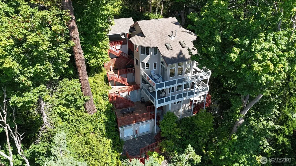 17455 Paige Lane SW Vashon WA 98070