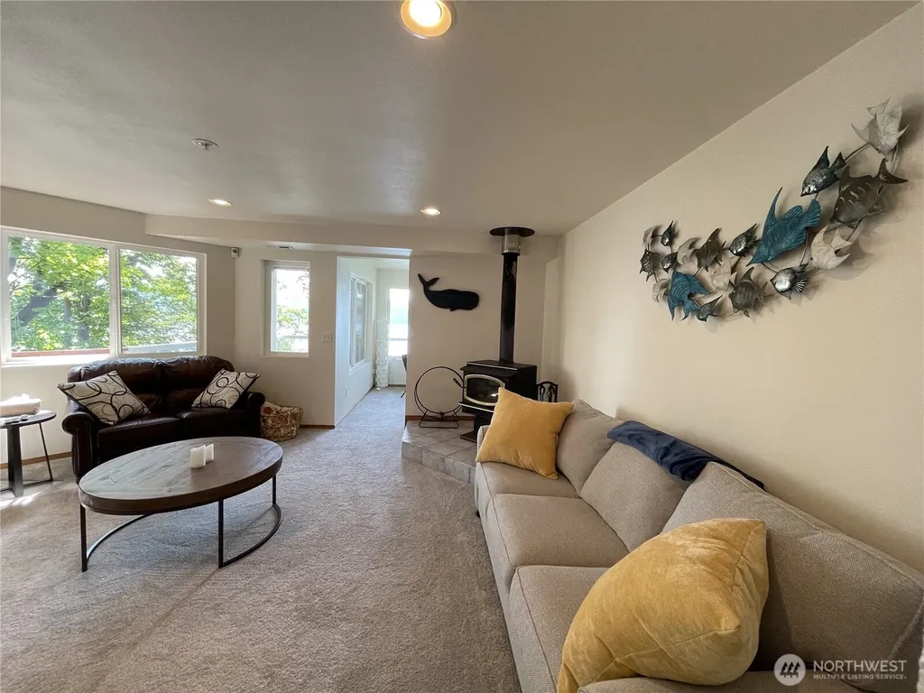 17455 Paige Lane SW Vashon WA 98070