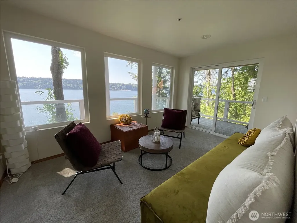 17455 Paige Lane SW Vashon WA 98070