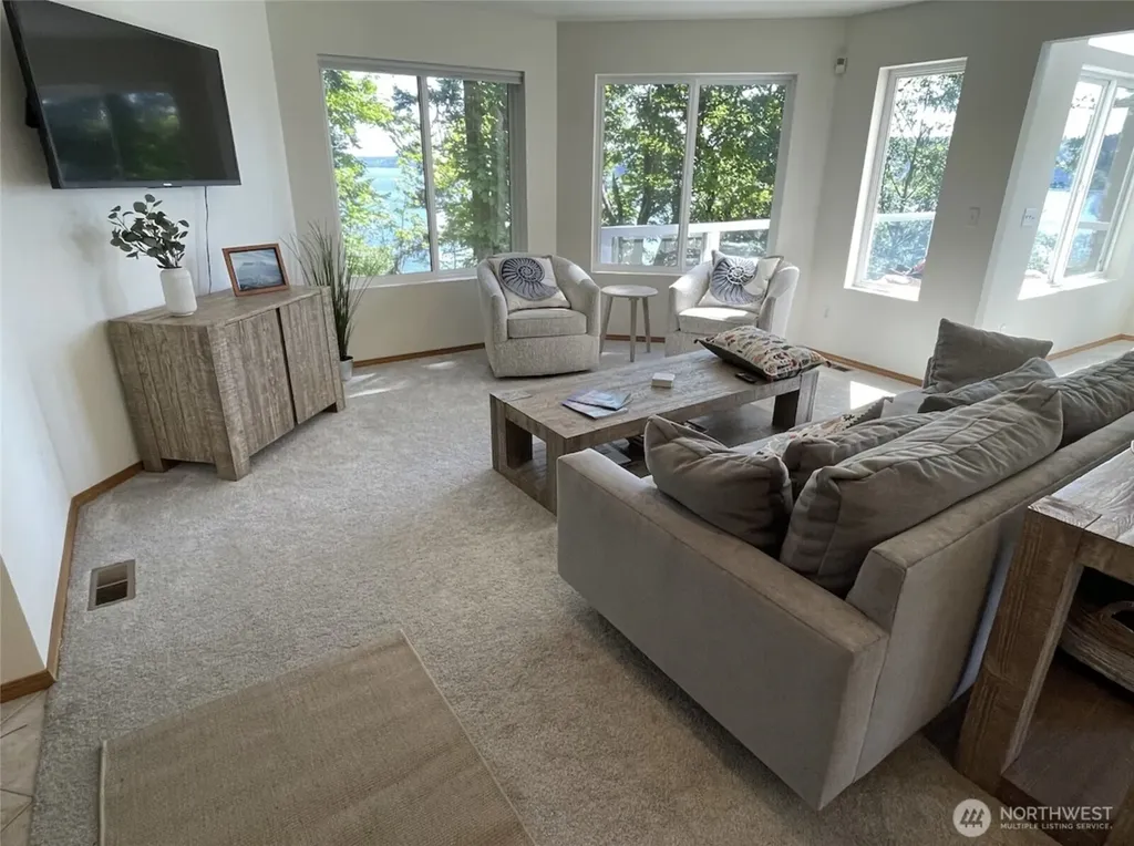 17455 Paige Lane SW Vashon WA 98070