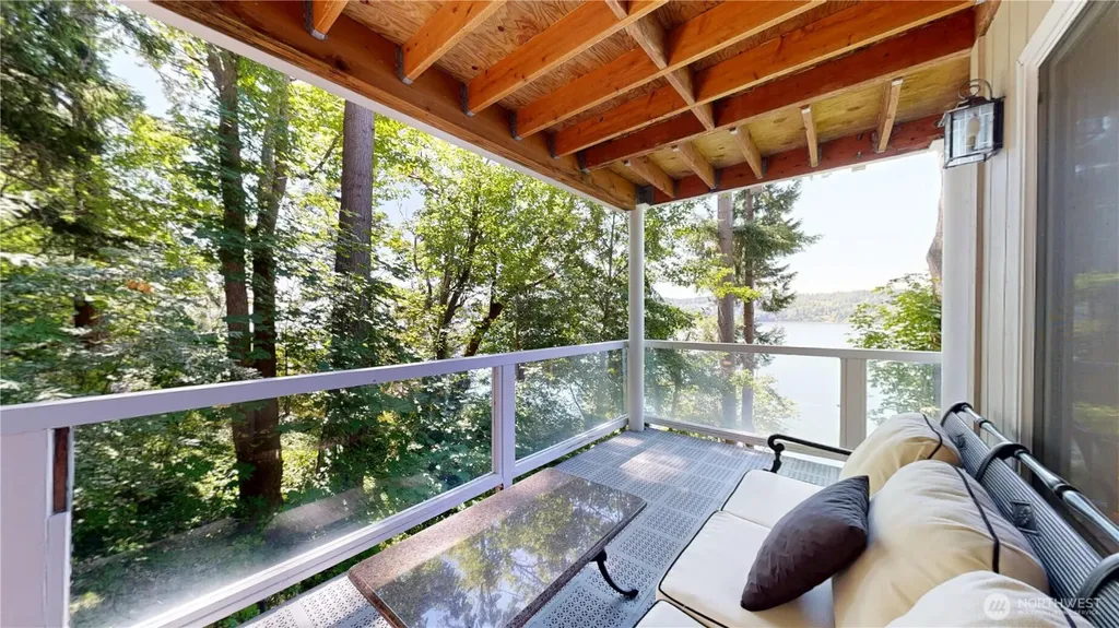 17455 Paige Lane SW Vashon WA 98070