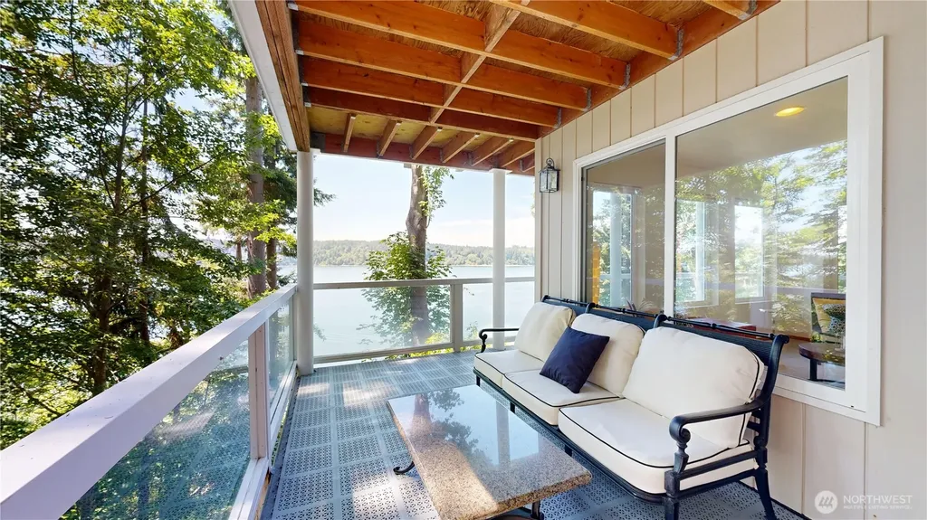17455 Paige Lane SW Vashon WA 98070