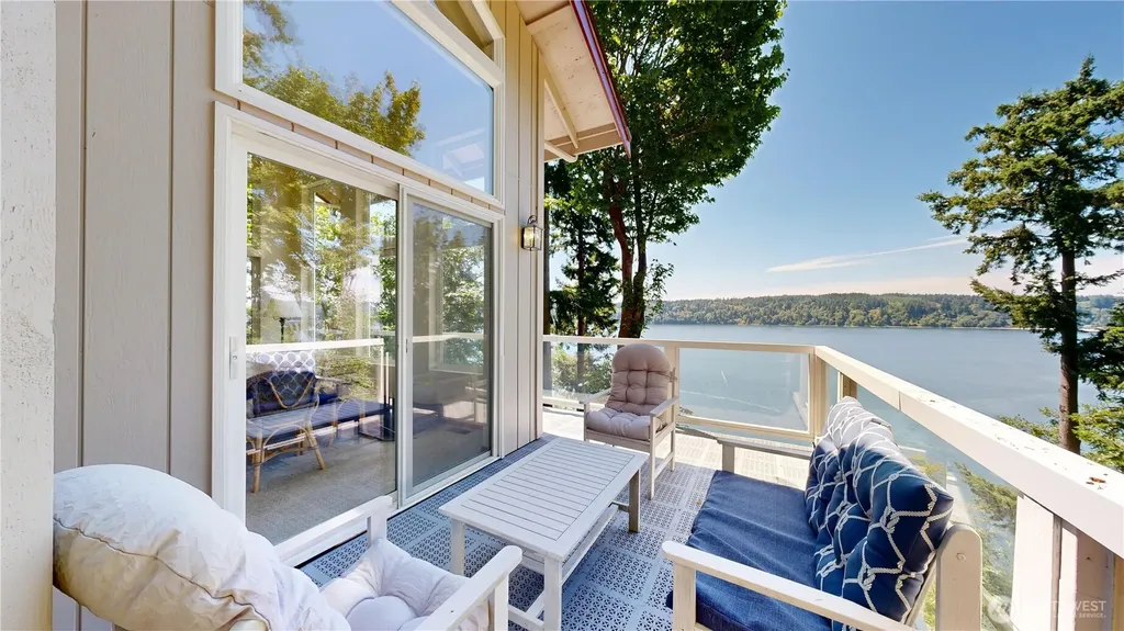 17455 Paige Lane SW Vashon WA 98070