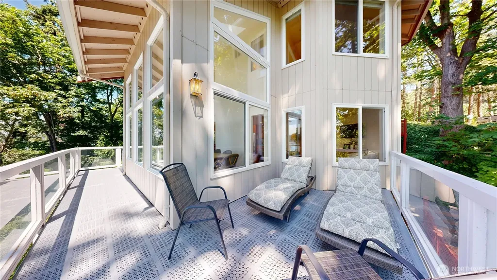 17455 Paige Lane SW Vashon WA 98070