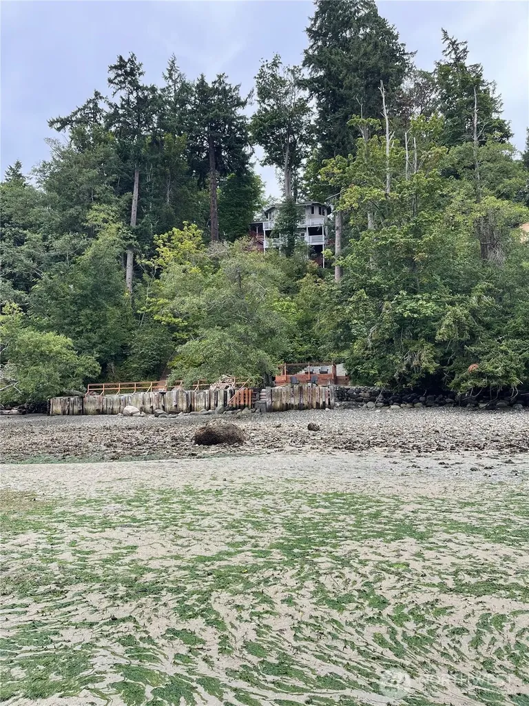 17455 Paige Lane SW Vashon WA 98070
