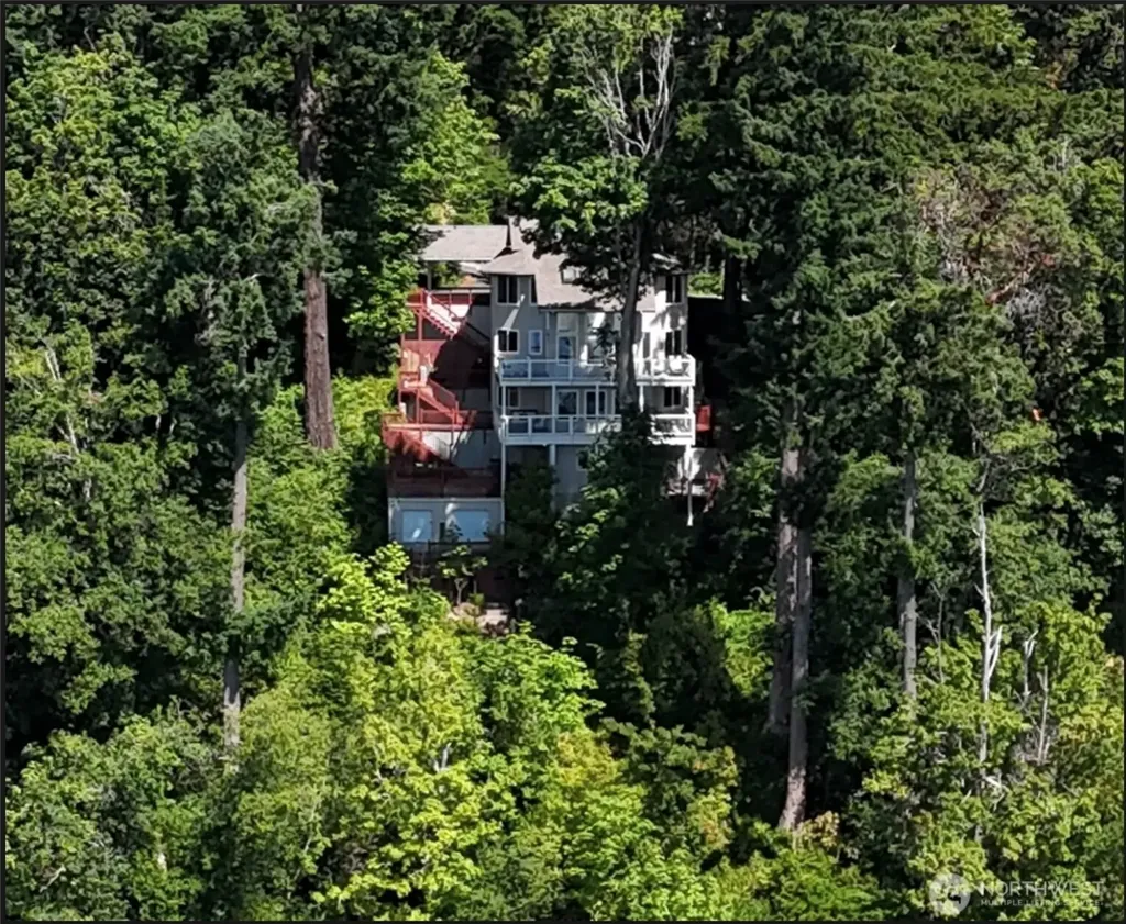 17455 Paige Lane SW Vashon WA 98070