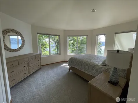 17455 Paige Lane SW Vashon WA 98070