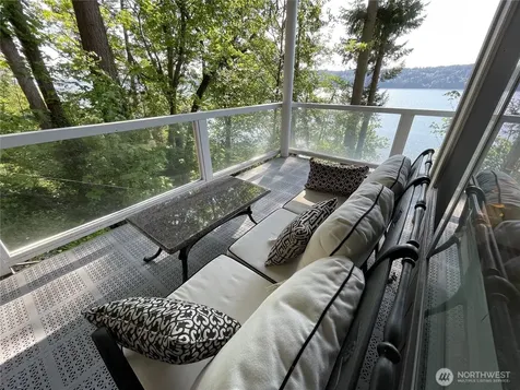 17455 Paige Lane SW Vashon WA 98070