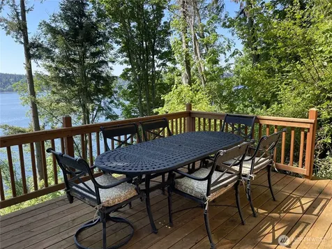 17455 Paige Lane SW Vashon WA 98070