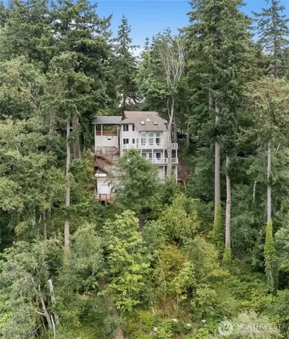 17455 Paige Lane SW Vashon WA 98070