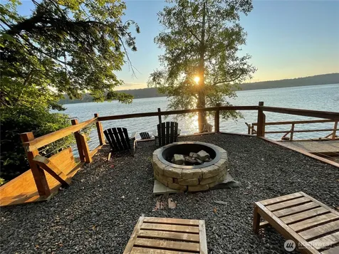 17455 Paige Lane SW Vashon WA 98070