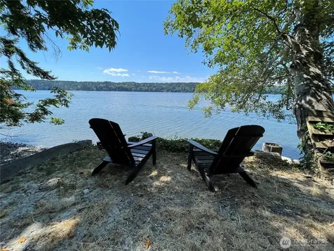 17455 Paige Lane SW Vashon WA 98070