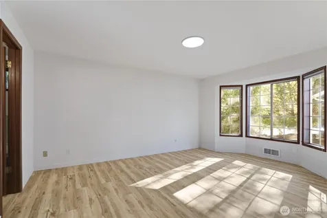 3438 161st Place SE Bellevue WA 98008