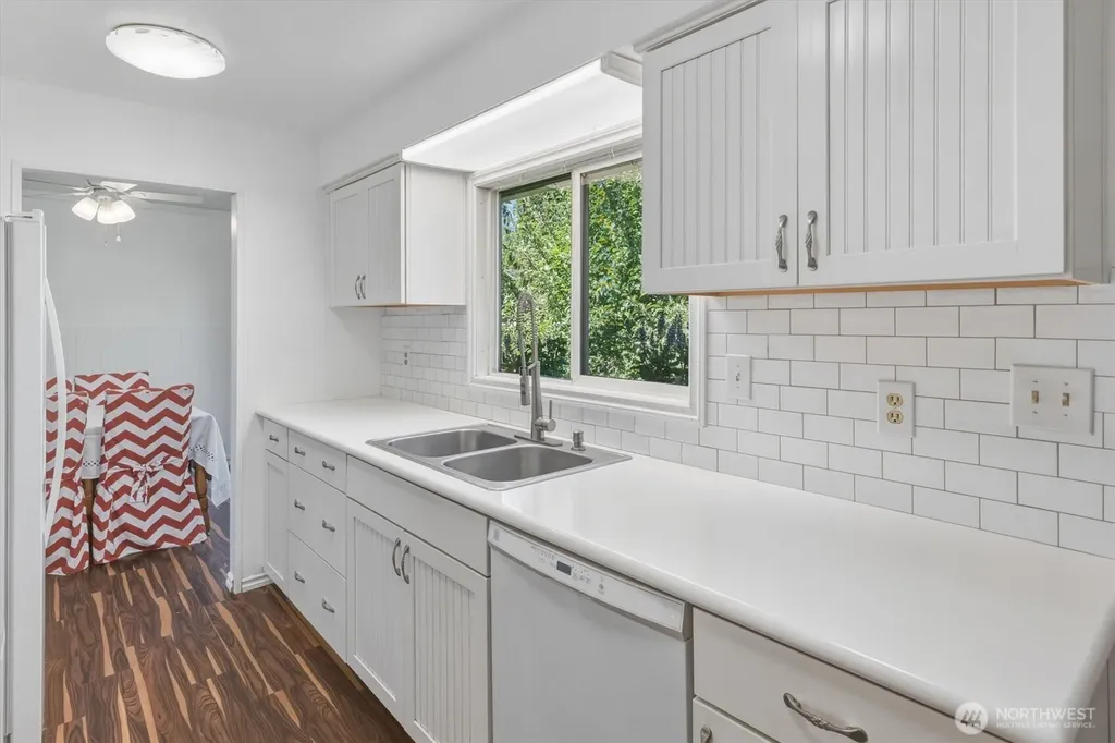 155 N Maple Street Kelso WA 98626