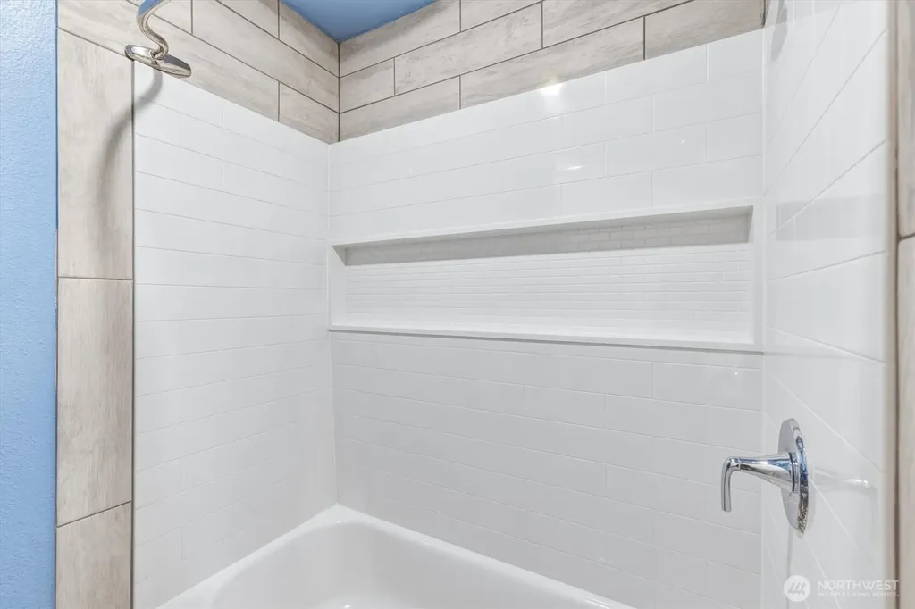 155 N Maple Street Kelso WA 98626