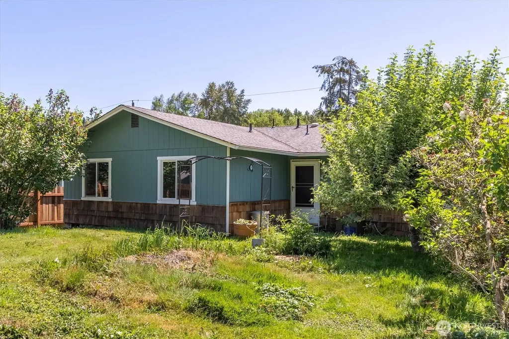 155 N Maple Street Kelso WA 98626