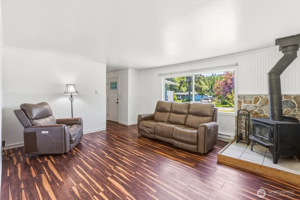 155 N Maple Street Kelso WA 98626