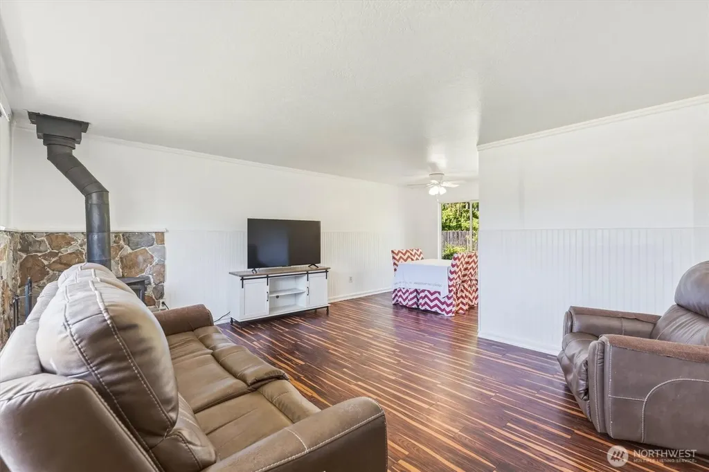 155 N Maple Street Kelso WA 98626