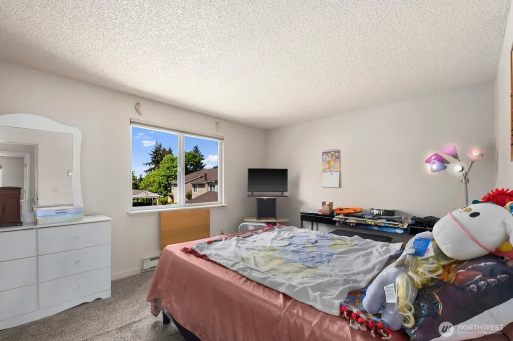 23816 12th Place S Des Moines WA 98198