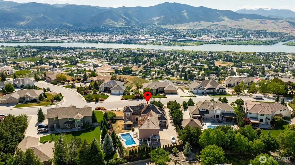 2330 Fancher Heights Boulevard East Wenatchee WA 98802