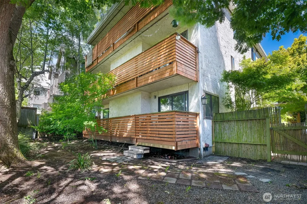6513 24th Avenue NW Seattle WA 98117