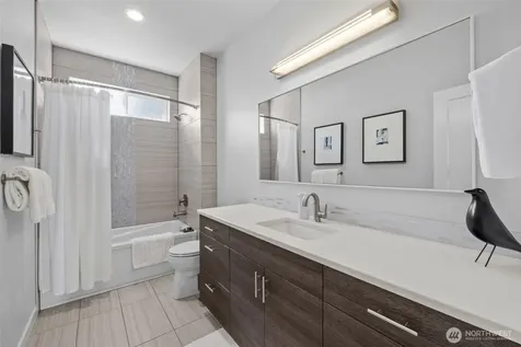 2627 SW 100th Street Seattle WA 98146