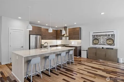 2627 SW 100th Street Seattle WA 98146