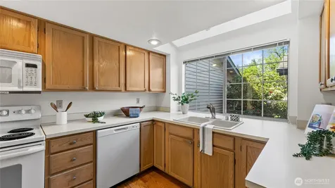 6614 113th Place SE Bellevue WA 98006