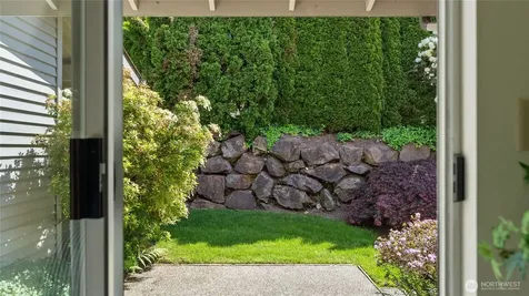 6614 113th Place SE Bellevue WA 98006