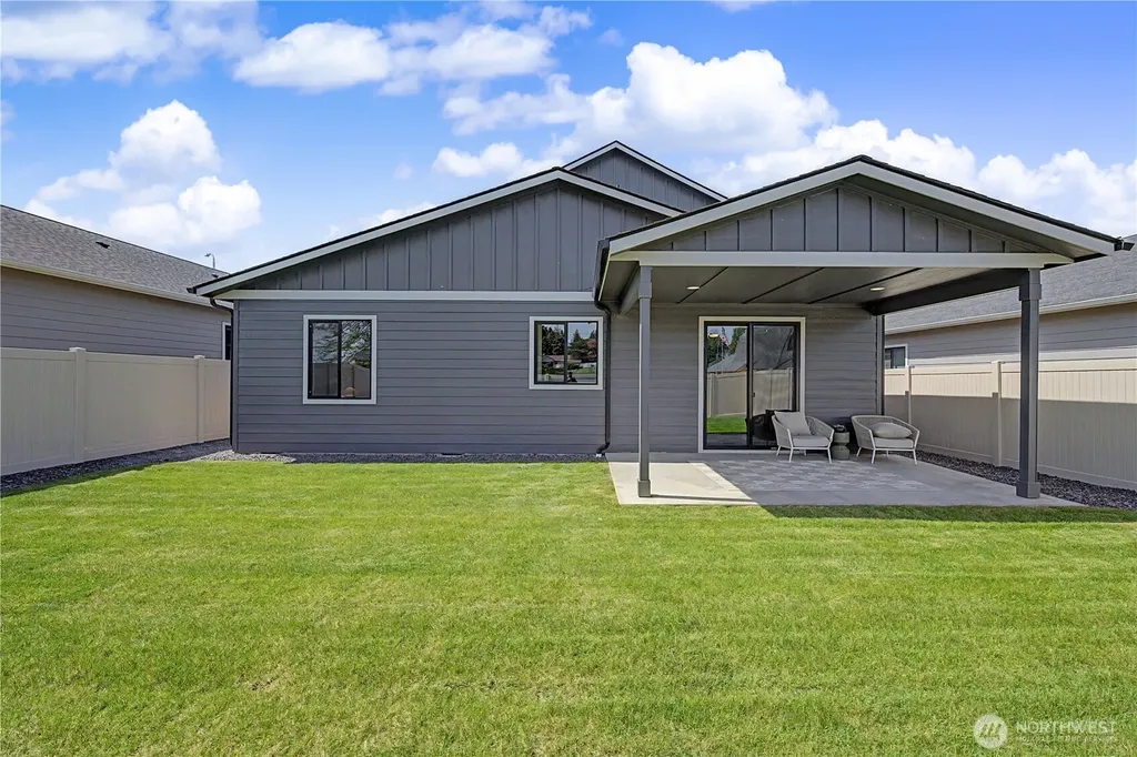 585 Perry Avenue East Wenatchee WA 98802