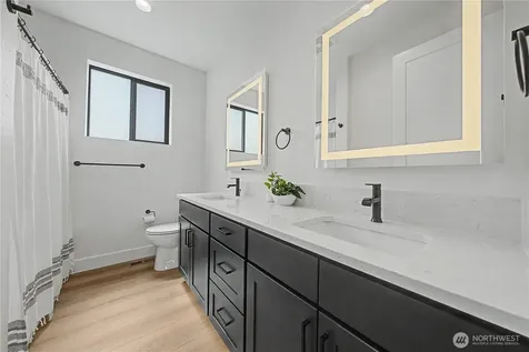 585 Perry Avenue East Wenatchee WA 98802