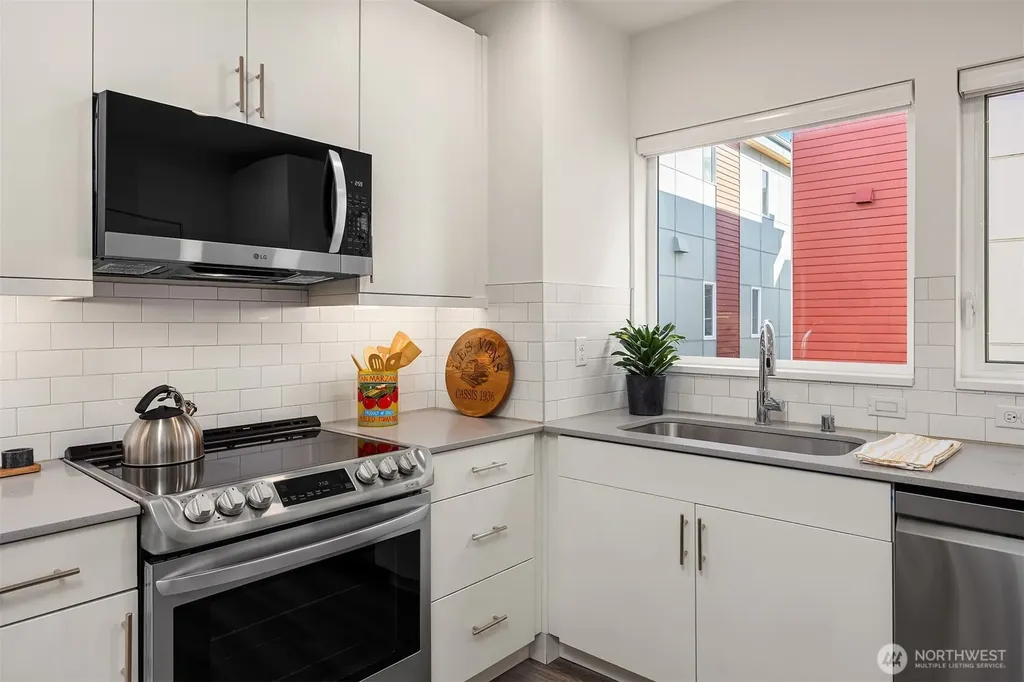 12526 15th Avenue NE Seattle WA 98125