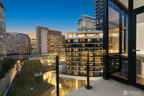 889 Avenue Square NE Bellevue WA 98004