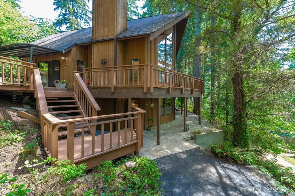 4725 Rehklau Road SE Olympia WA 98513