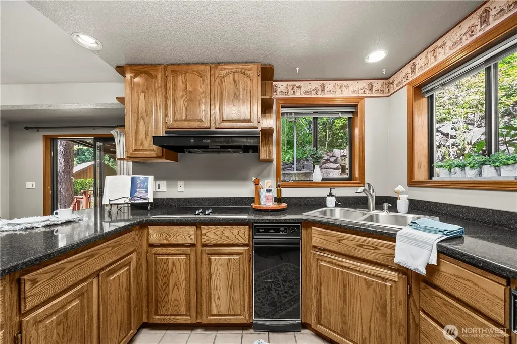 4725 Rehklau Road SE Olympia WA 98513