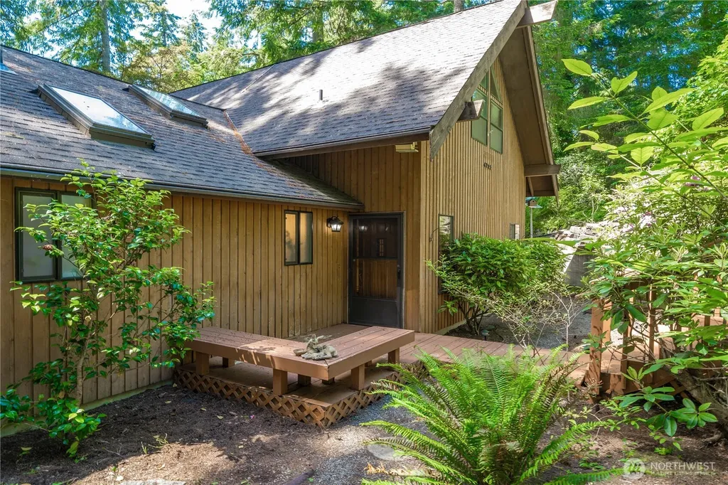 4725 Rehklau Road SE Olympia WA 98513