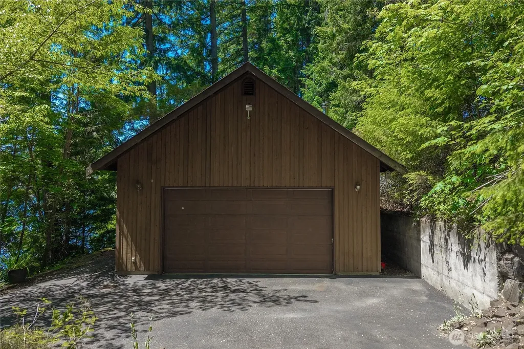 4725 Rehklau Road SE Olympia WA 98513