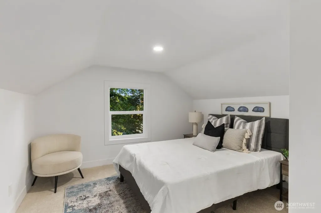 512 NW 44th Street Seattle WA 98107