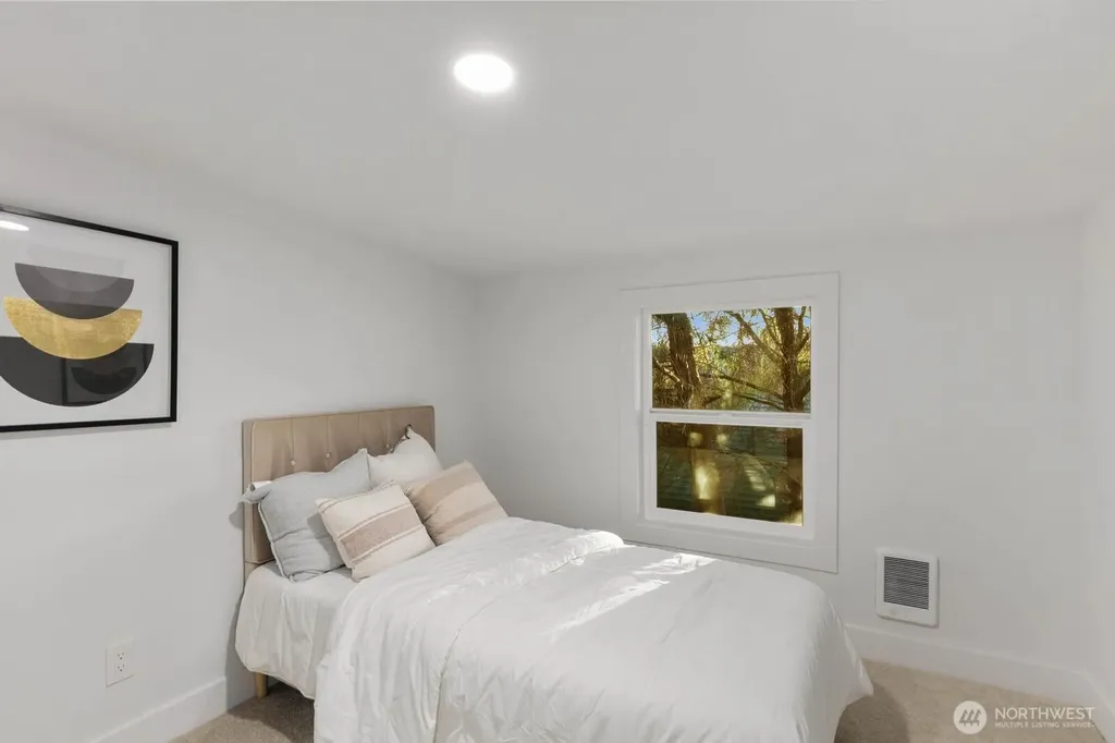 512 NW 44th Street Seattle WA 98107