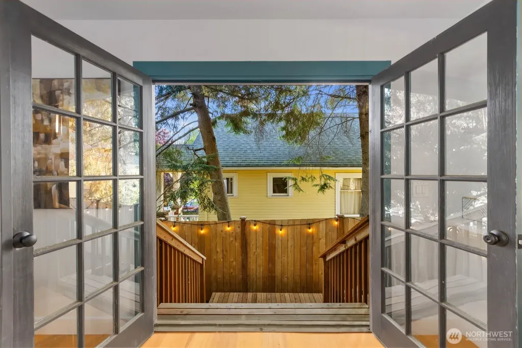 512 NW 44th Street Seattle WA 98107