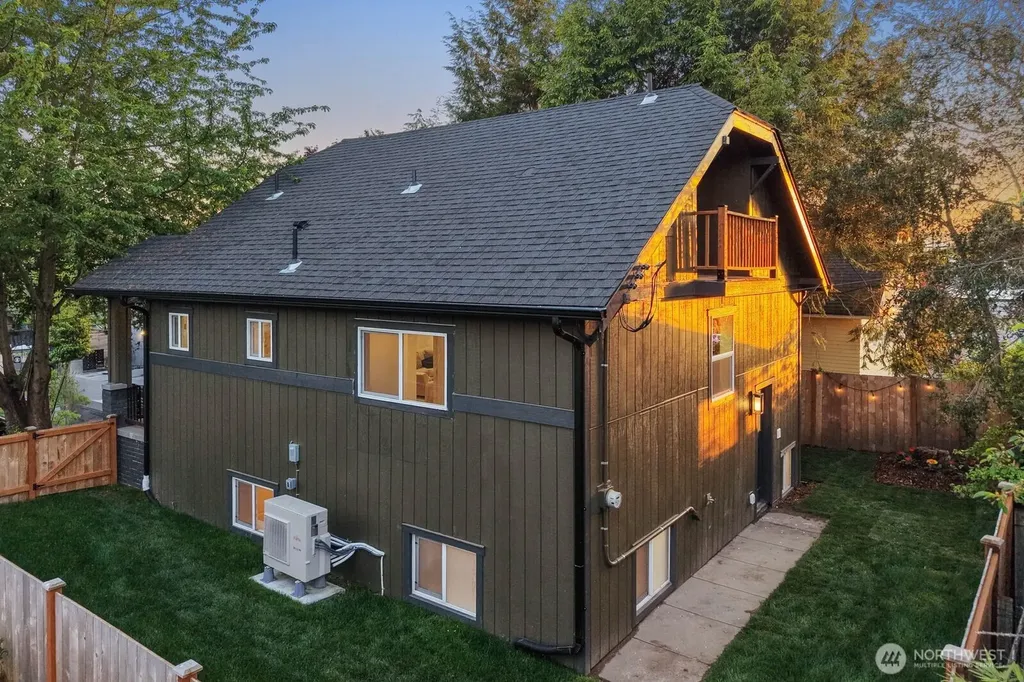512 NW 44th Street Seattle WA 98107