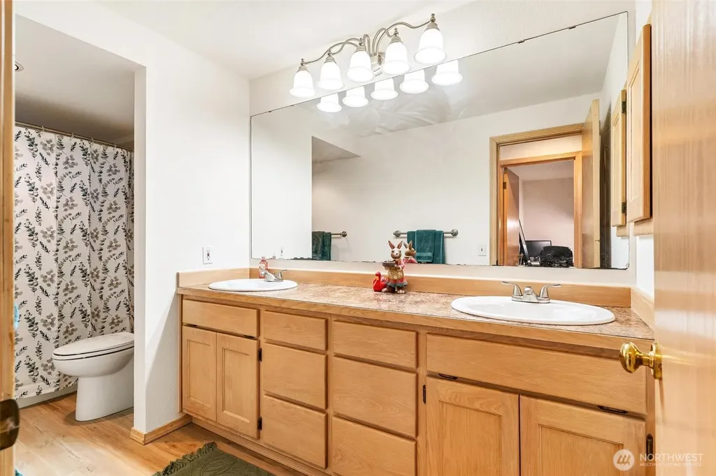 22934 SE 37th Street Sammamish WA 98075