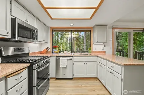 22934 SE 37th Street Sammamish WA 98075