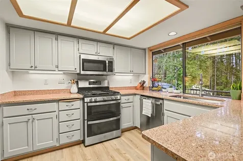 22934 SE 37th Street Sammamish WA 98075
