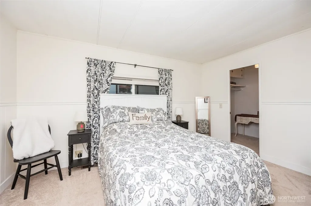 3702 Hunt Street NW Gig Harbor WA 98335