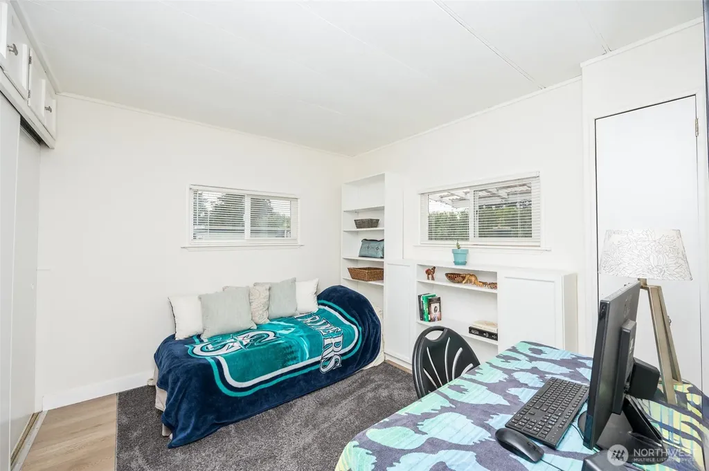 3702 Hunt Street NW Gig Harbor WA 98335