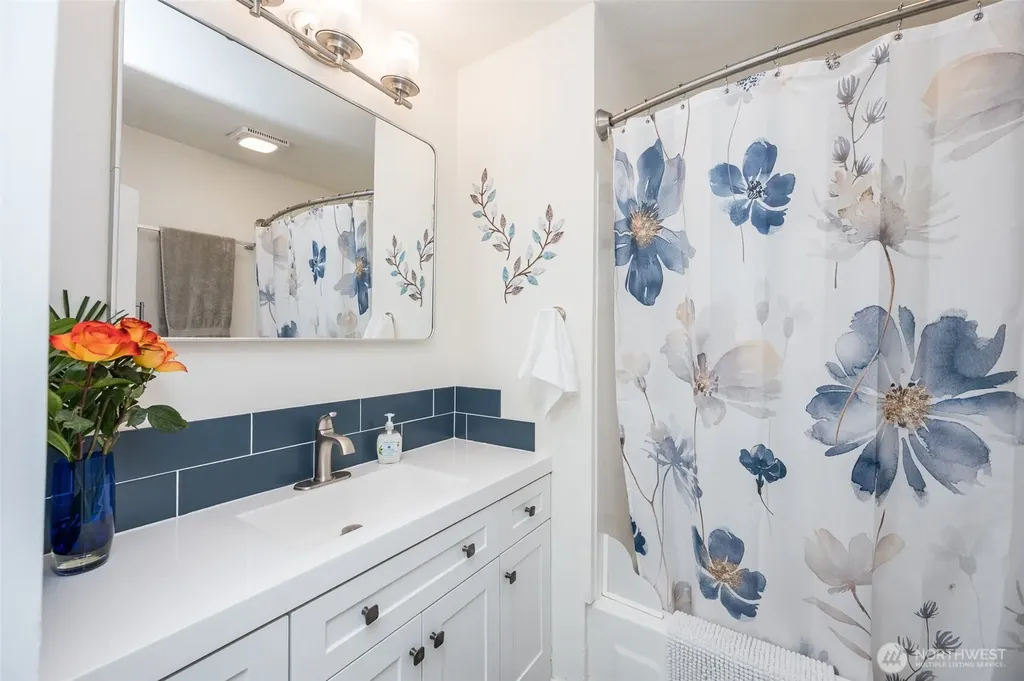 3702 Hunt Street NW Gig Harbor WA 98335